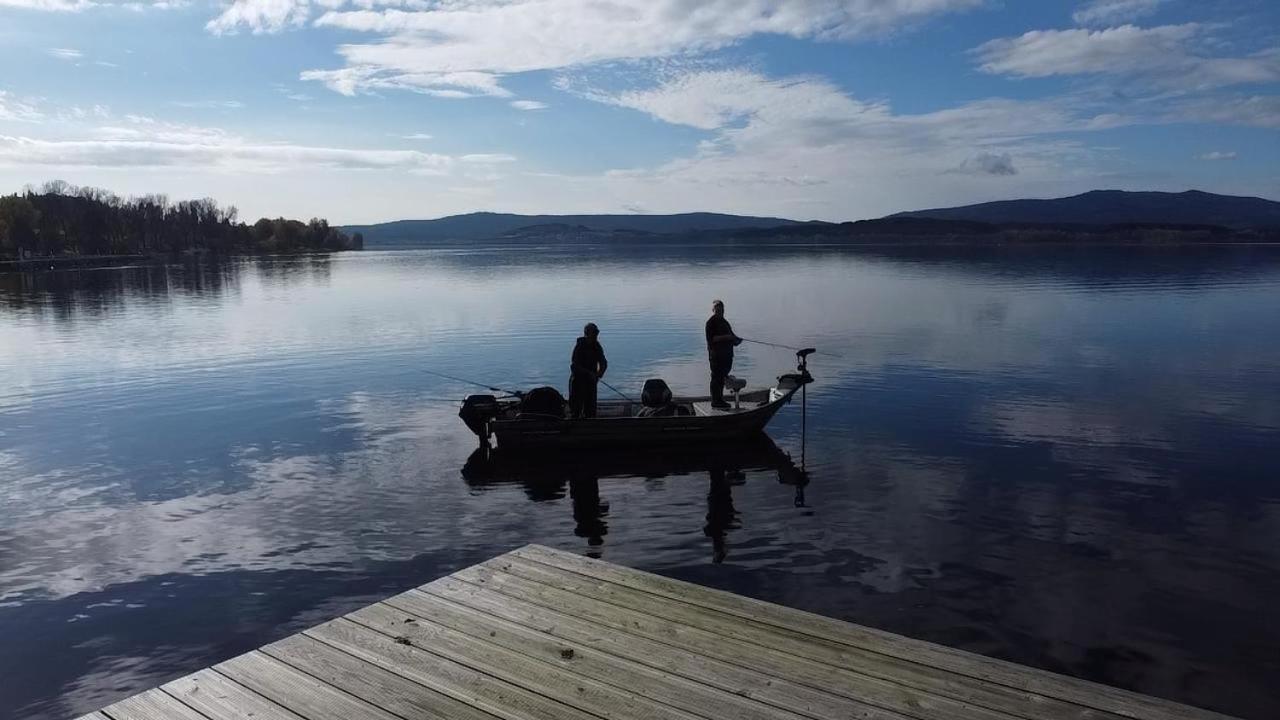Relax Vila Lipno- apartmán v podkroví u pláže Windy Point Černá v Pošumaví Exteriér fotografie