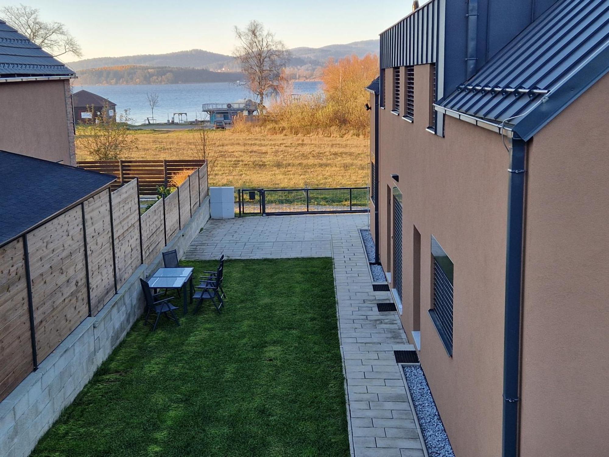 Relax Vila Lipno- apartmán v podkroví u pláže Windy Point Černá v Pošumaví Exteriér fotografie