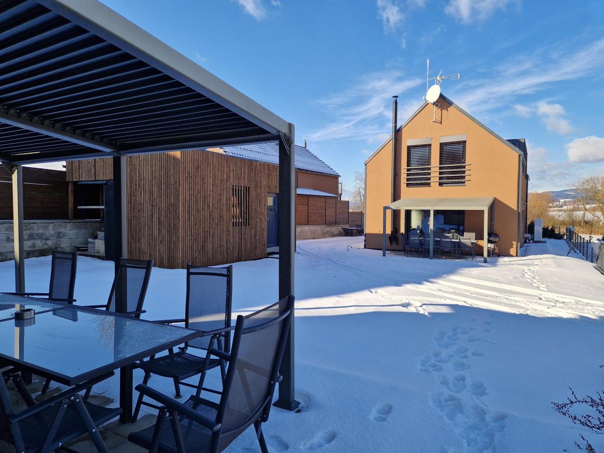 Relax Vila Lipno- apartmán v podkroví u pláže Windy Point Černá v Pošumaví Exteriér fotografie
